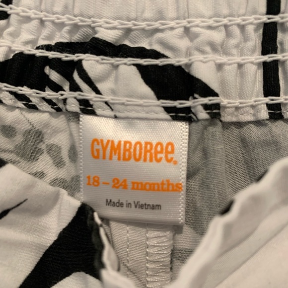 Gymboree black and white floral shorts. Size 18-24 months. - Picture 4 of 4